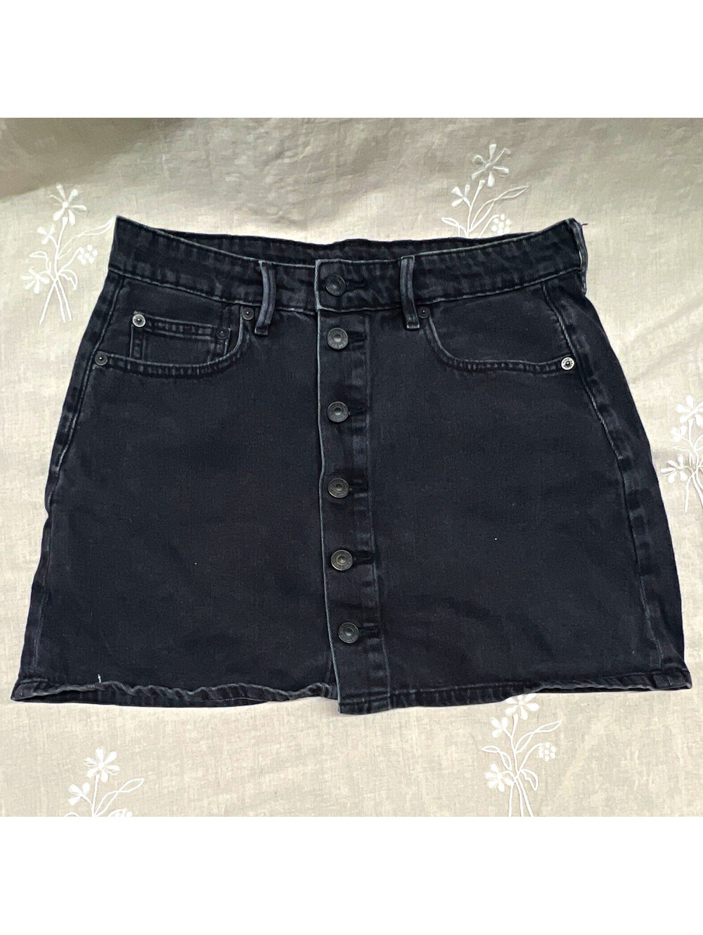 American Eagle Outfitters Women’s Black Denim Mini Skirt Button Front Sz 4